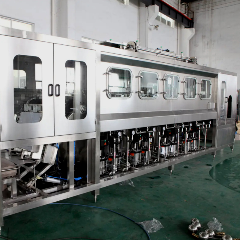 礦泉水全自動灌裝設備